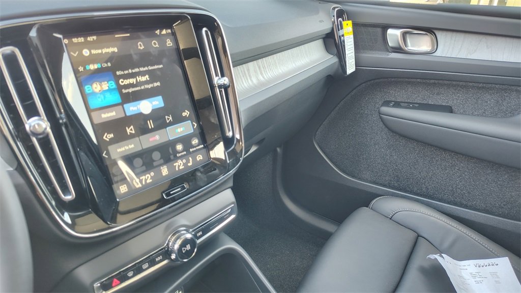 New 2026 Volvo XC40 B5 Plus w/ Climate Package image 23