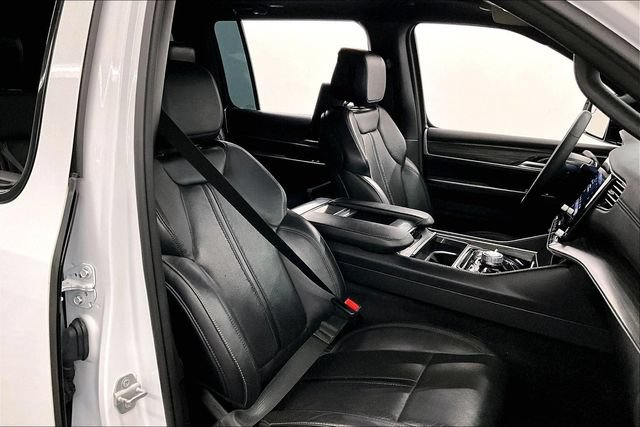 Used 2023 Jeep Wagoneer Series III w/ Premium Group I AWD/4WD image 8