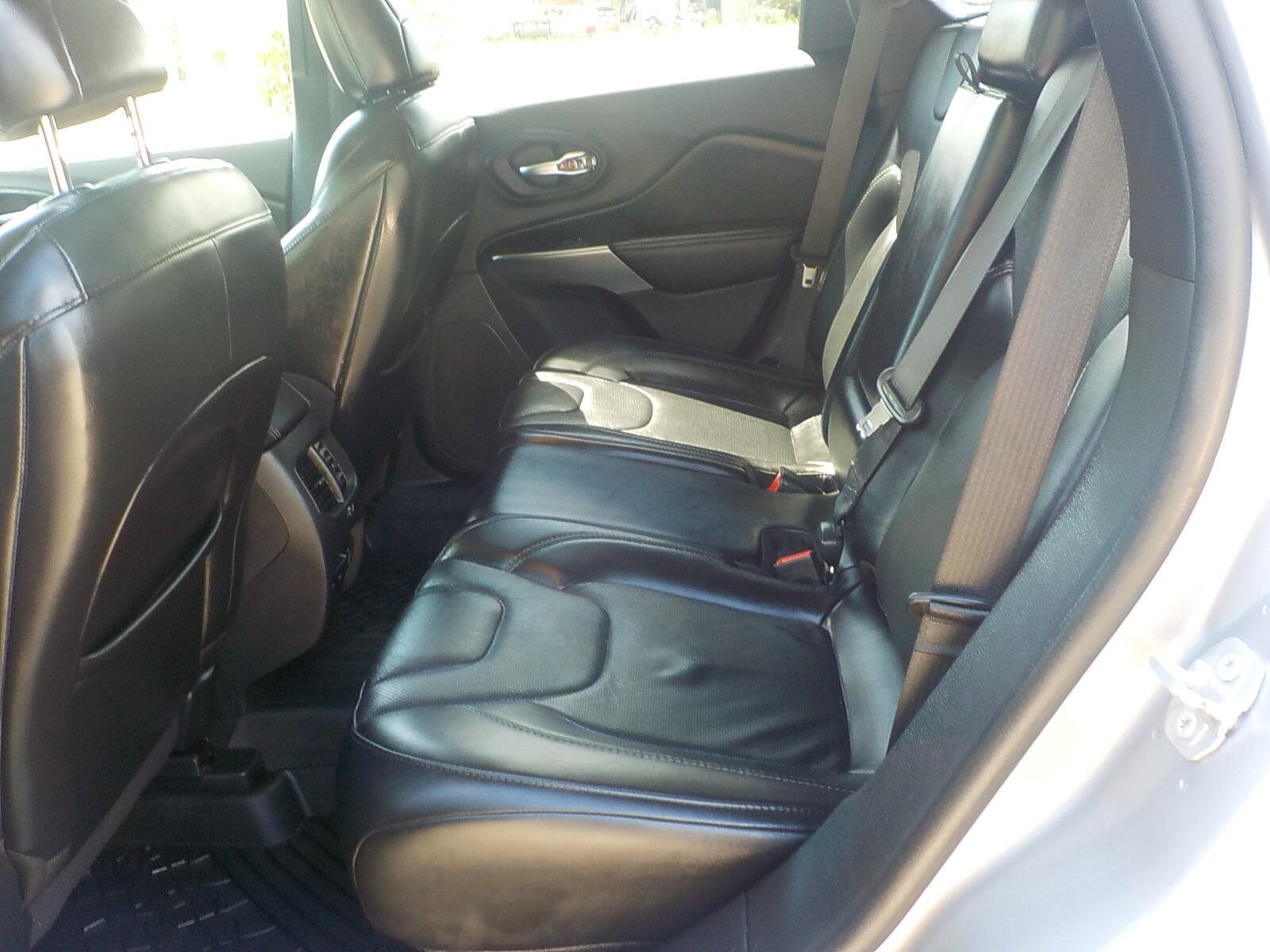 Used 2020 Jeep Cherokee Limited AWD/4WD image 11