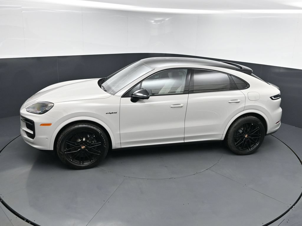 New 2026 Porsche Cayenne E-Hybrid Coupe AWD/4WD image 16