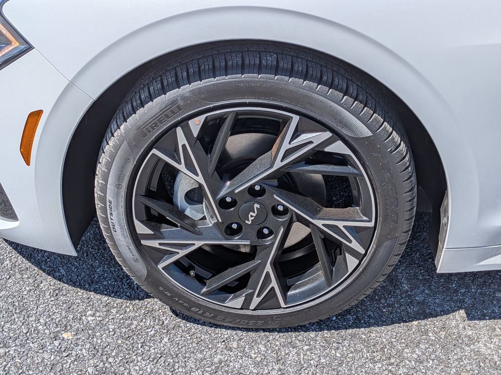 Used 2025 Kia K5 GT-Line w/ GT-Line Premium Package FWD image 11