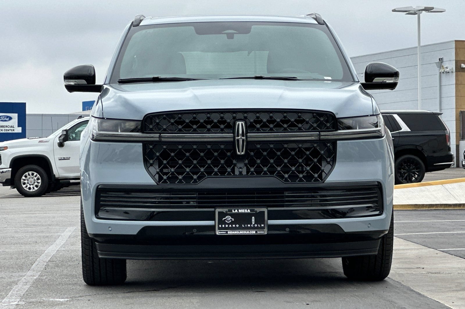 New 2026 Lincoln Navigator Reserve w/ Jet Appearance Package AWD/4WD image 8