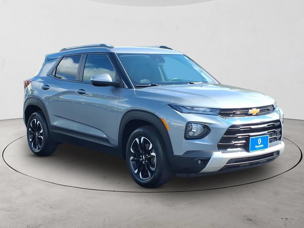 Used 2023 Chevrolet TrailBlazer LT FWD image 3