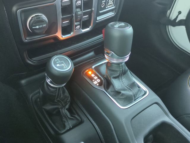 New 2025 Jeep Wrangler Unlimited Sahara w/ Technology Group AWD/4WD image 20