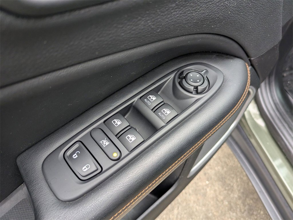 Used 2018 Jeep Compass Limited image 12