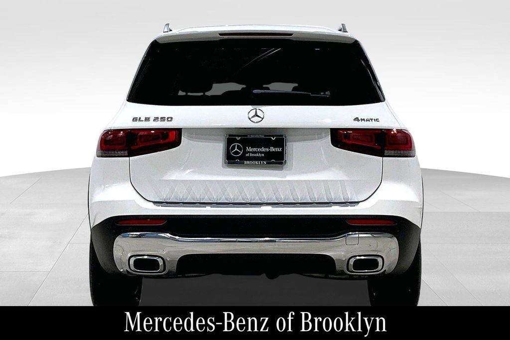 Used 2023 Mercedes-Benz GLB 250 4MATIC image 6