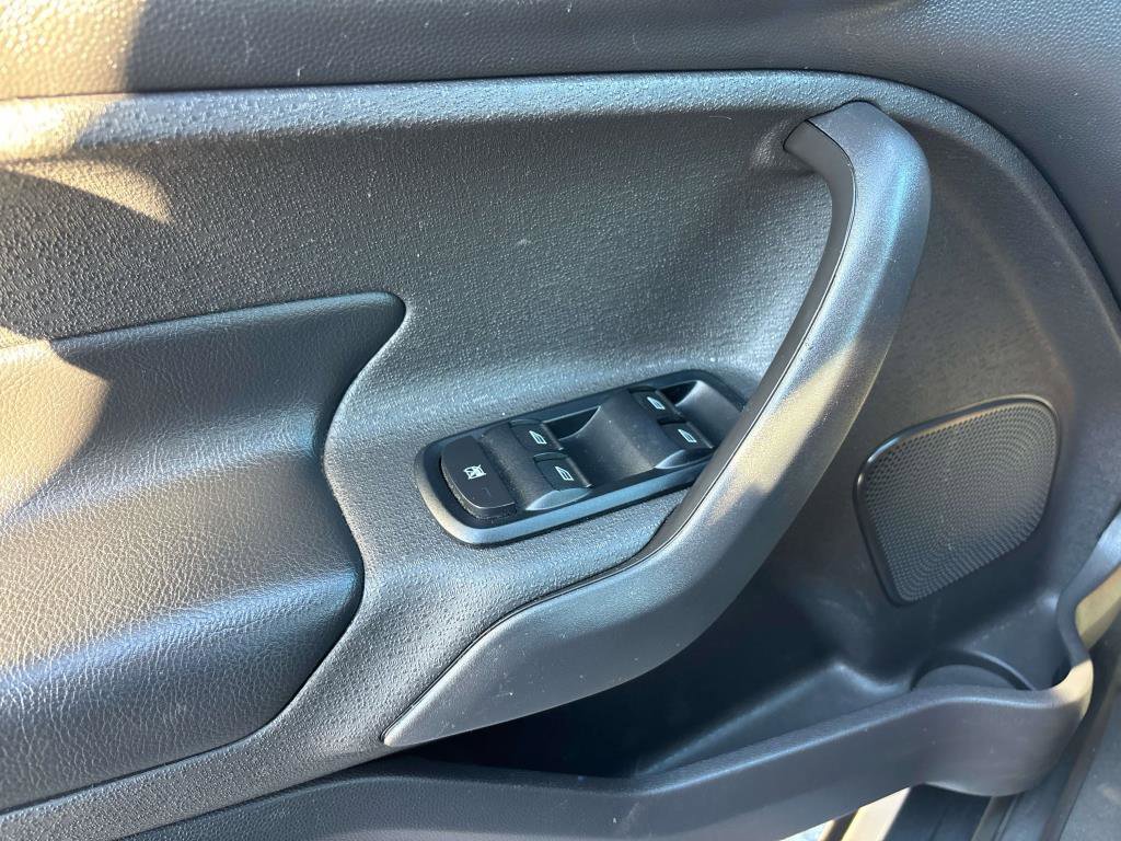 Used 2017 Ford Fiesta Titanium image 15