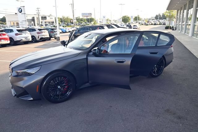 Used 2026 BMW M5 w/ Executive Package AWD/4WD image 41