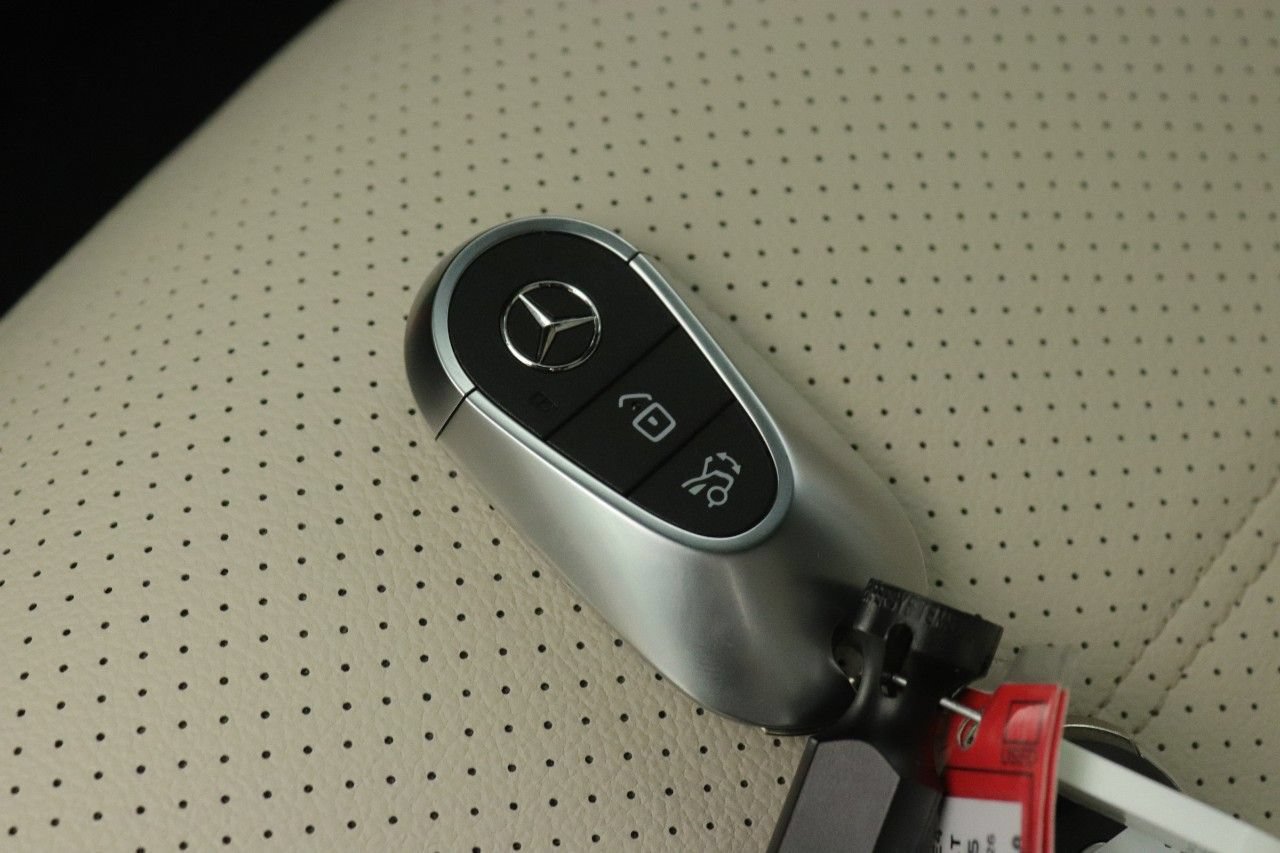 Certified 2025 Mercedes-Benz GLC 350e 4MATIC image 23