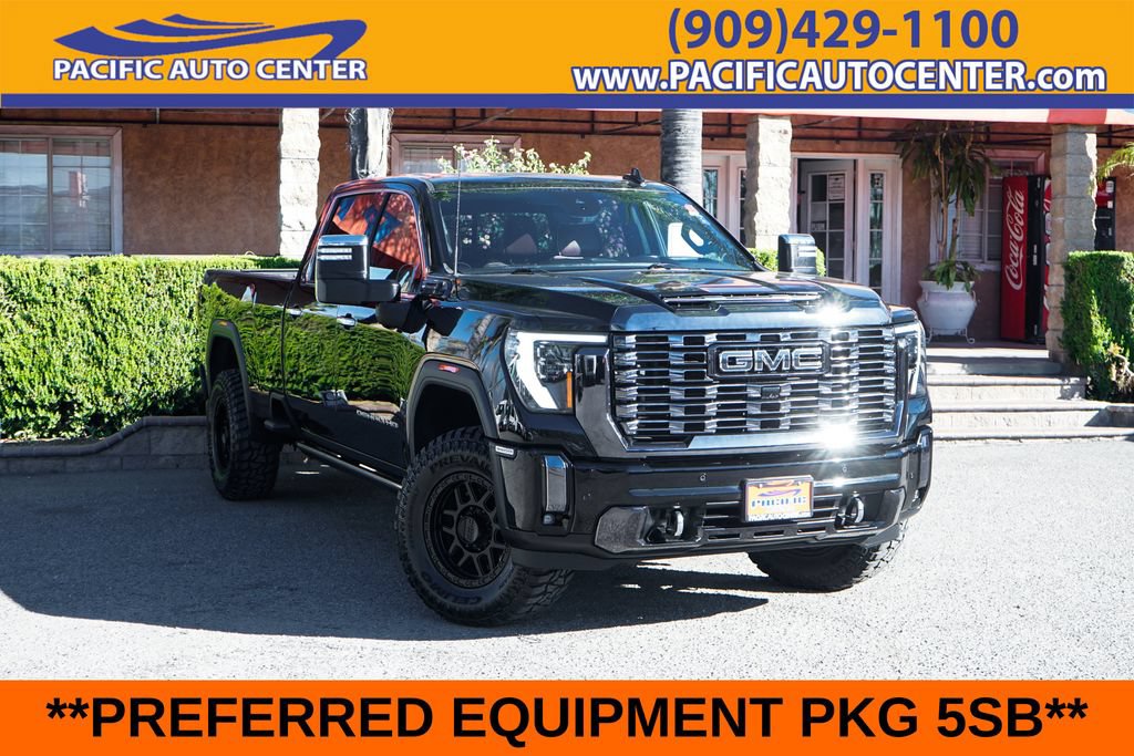 Used 2024 GMC Sierra 3500 Denali Ultimate AWD/4WD image 1