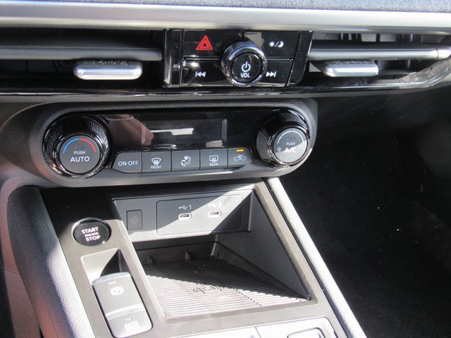 New 2026 Nissan Kicks SV image 15