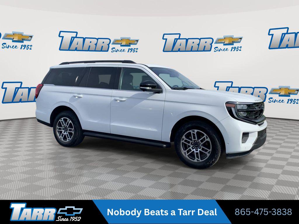 Used 2025 Ford Expedition Active AWD/4WD image 2