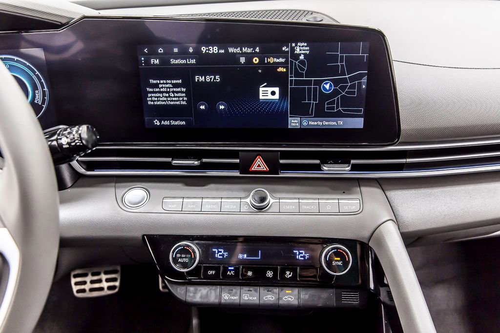 Used 2025 Hyundai Elantra SEL FWD image 17