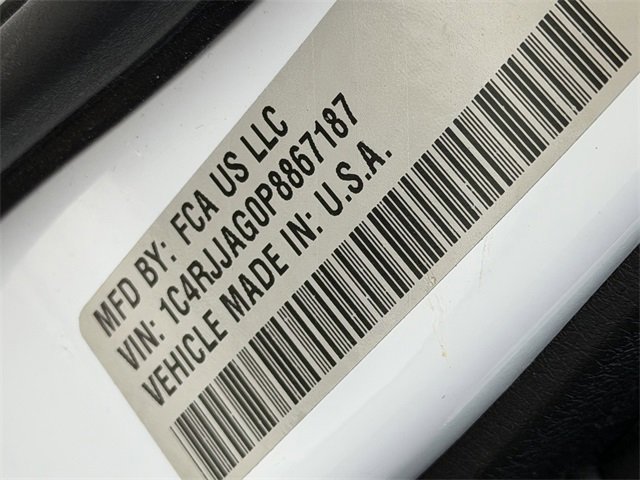 Used 2023 Jeep Grand Cherokee L Laredo image 10