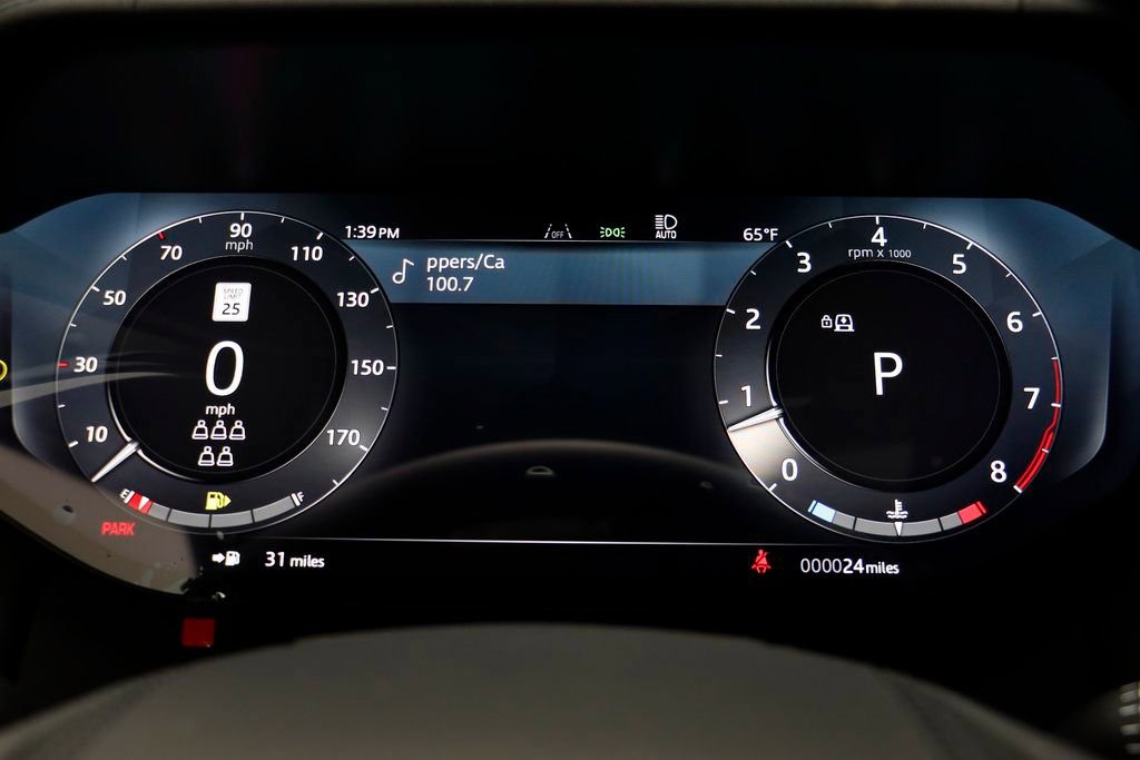 New 2025 Land Rover Range Rover Long Wheelbase SE image 8