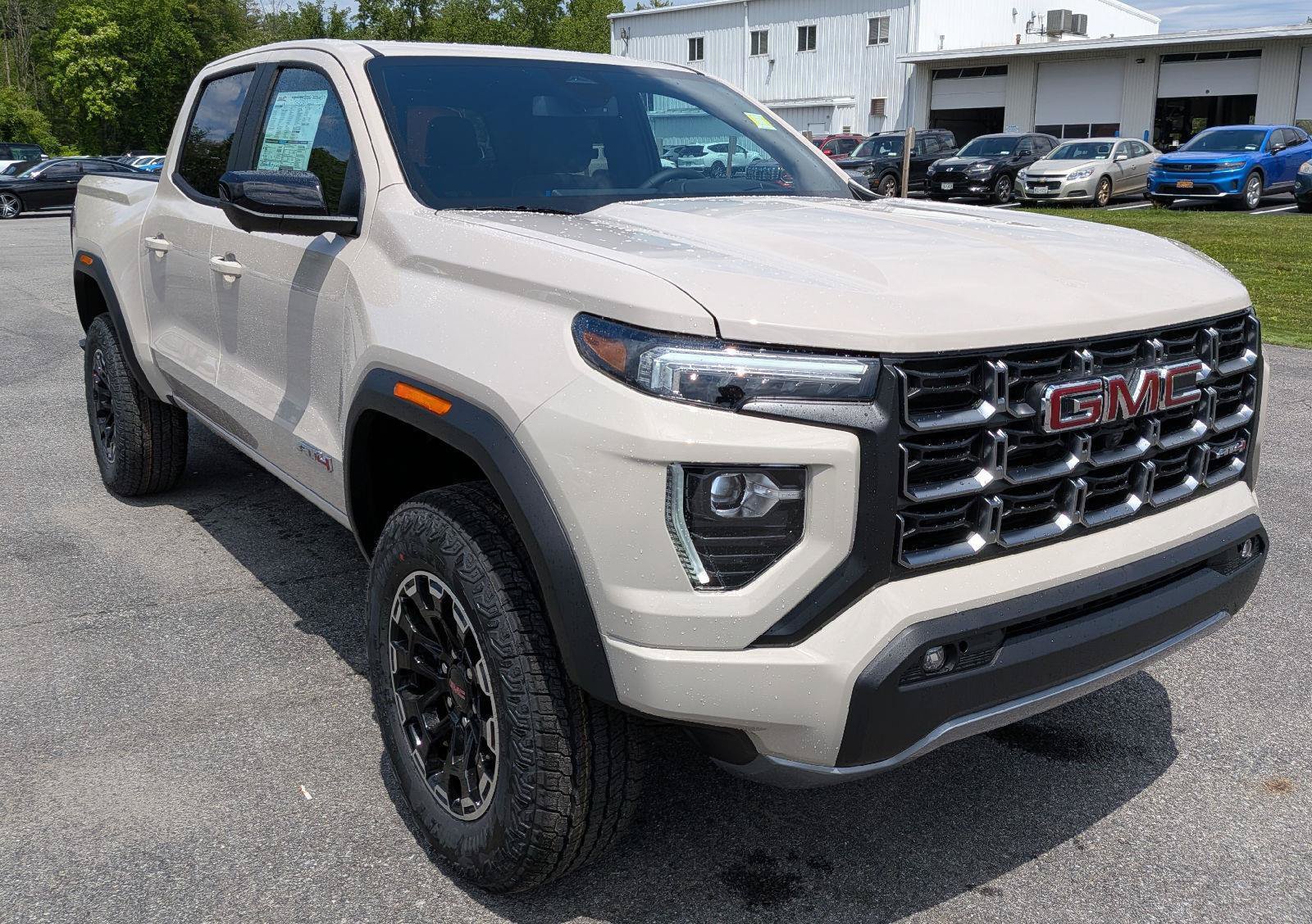 New 2026 GMC Canyon AT4 w/ Technology Plus Package AWD/4WD image 4