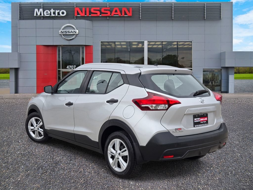 Used 2019 Nissan Kicks S FWD image 4