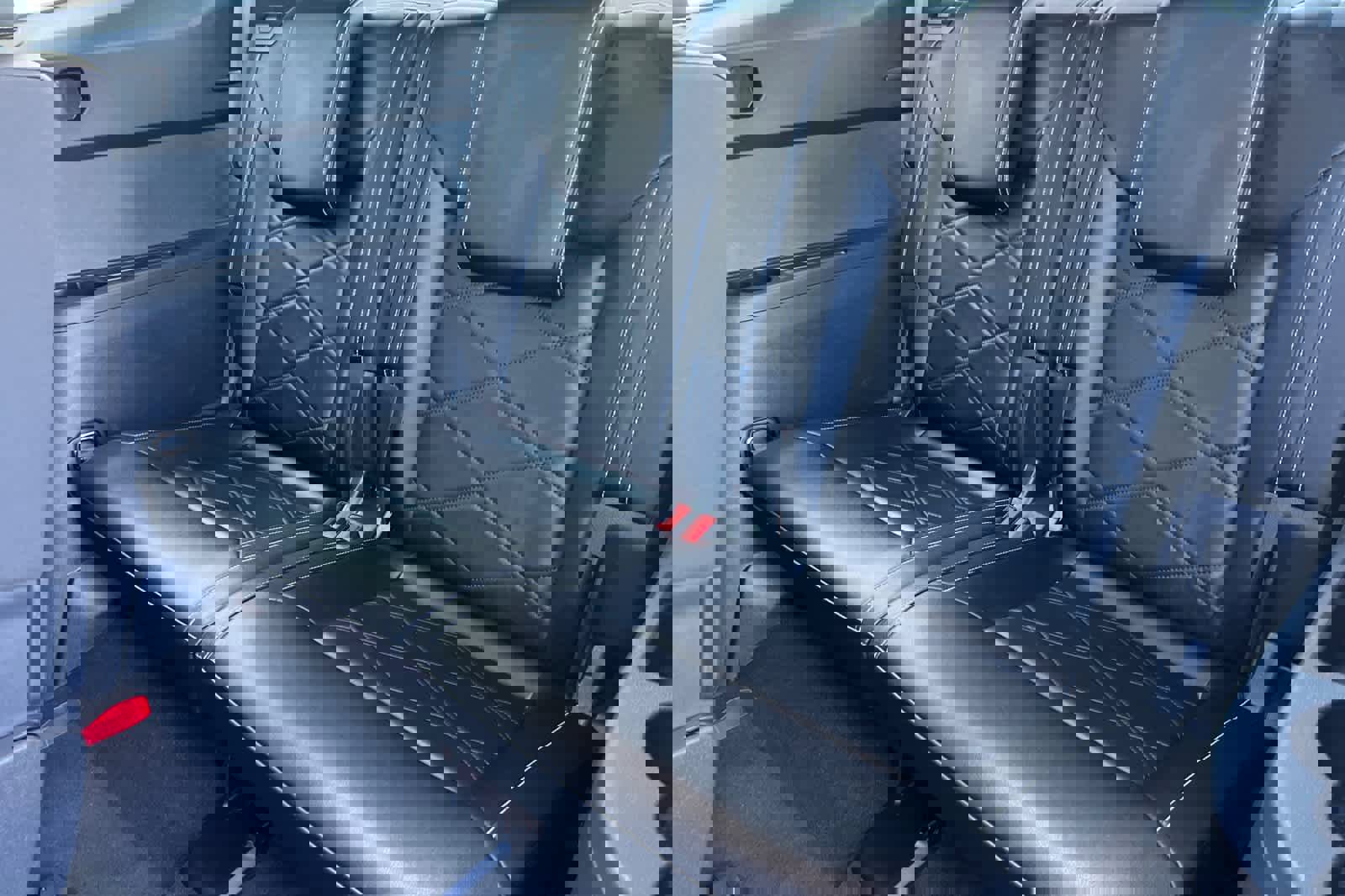 Used 2024 Volkswagen Atlas SE image 16