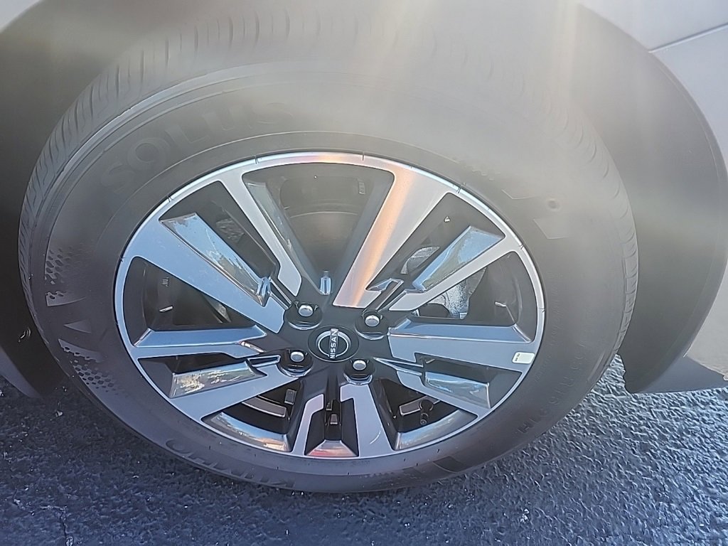 Used 2025 Nissan Versa S w/ S Plus Package image 10