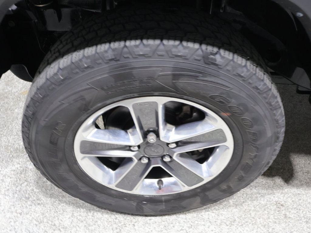 Used 2022 Jeep Wrangler Unlimited Sahara w/ Cold Weather Group AWD/4WD image 9