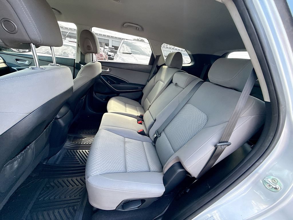 Used 2018 Hyundai Santa Fe SE w/ Cargo Package FWD image 26
