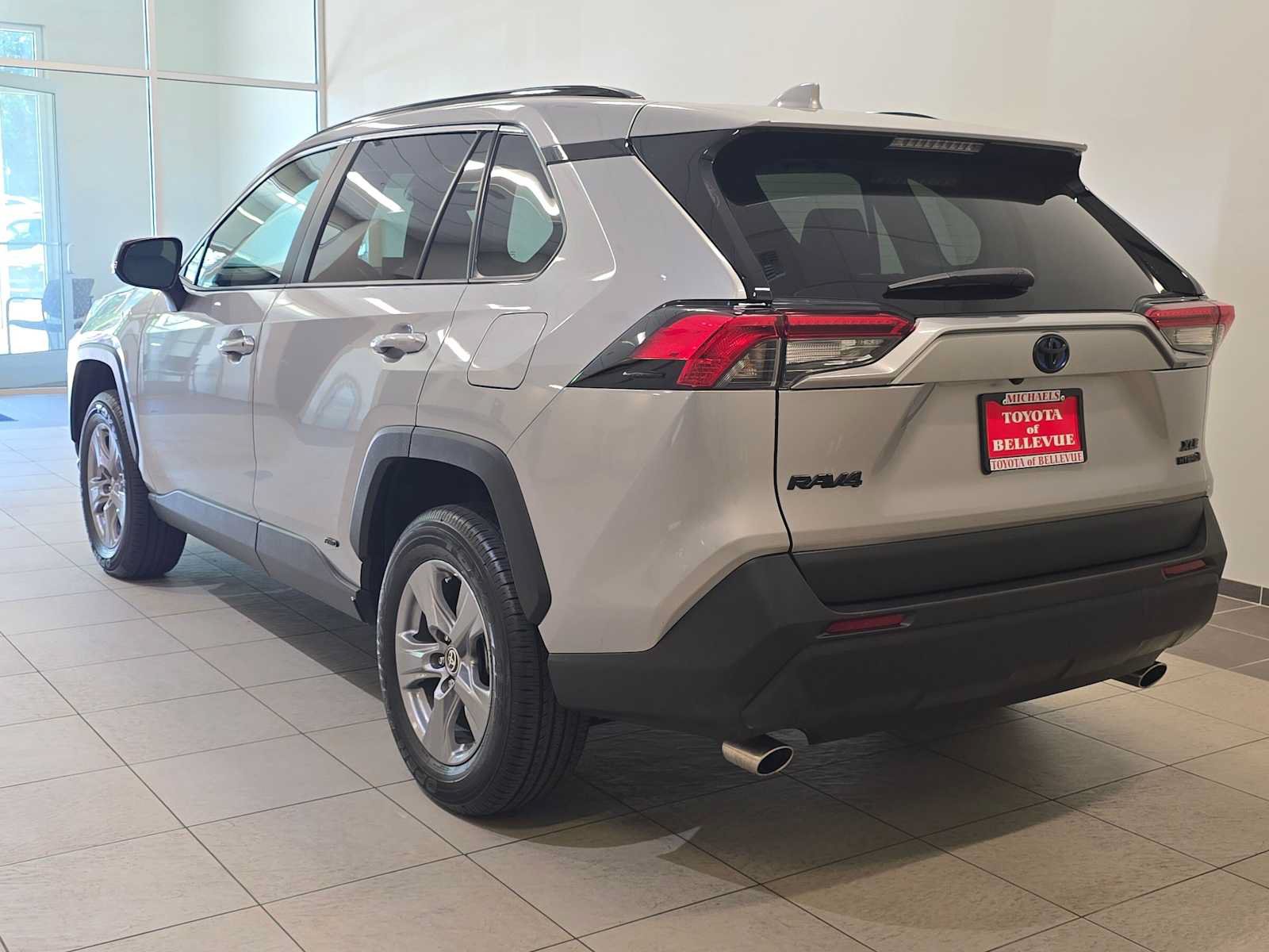 Certified 2022 Toyota RAV4 XLE w/ Convenience Package AWD/4WD image 4