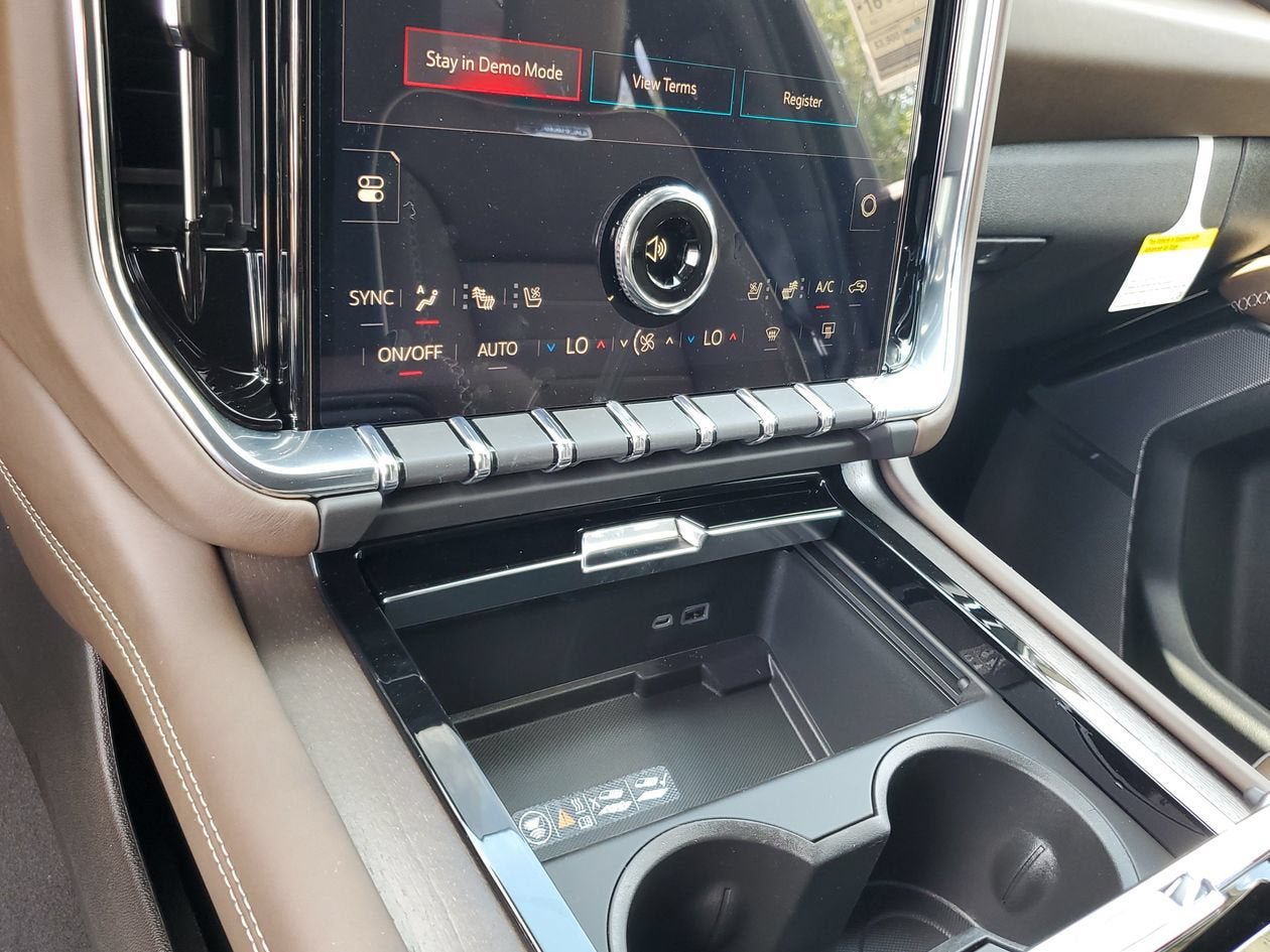 New 2026 GMC Yukon XL Denali Ultimate AWD/4WD image 23