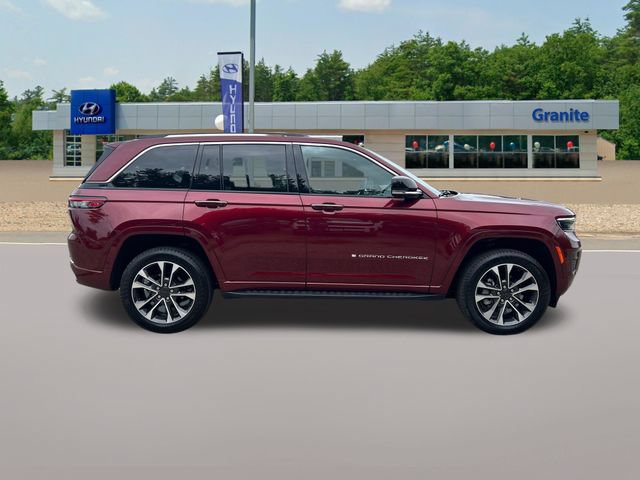 Used 2023 Jeep Grand Cherokee Overland w/ Luxury Tech Group IV AWD/4WD image 6