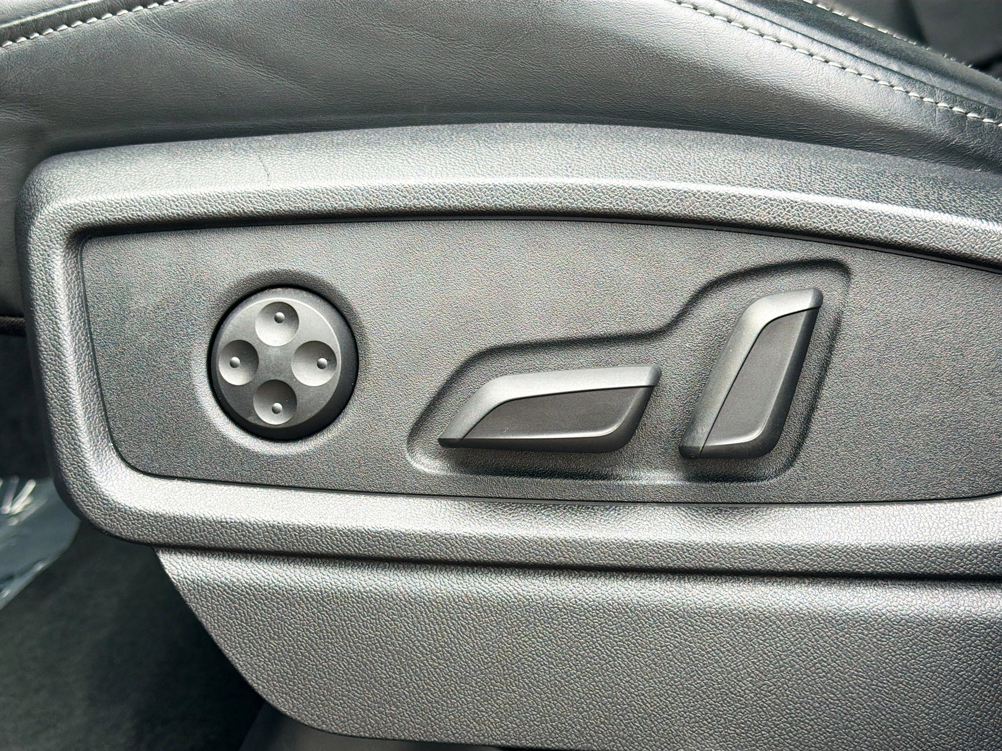 Used 2023 Audi SQ5 Premium Plus image 25