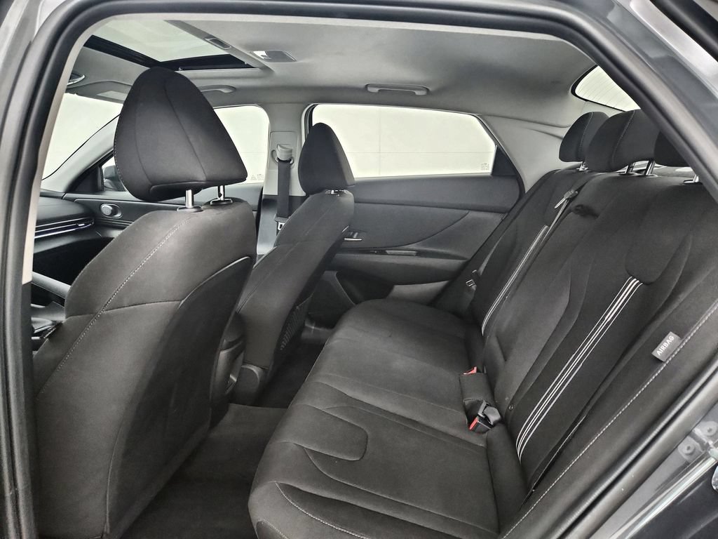 Used 2025 Hyundai Elantra SEL FWD image 35