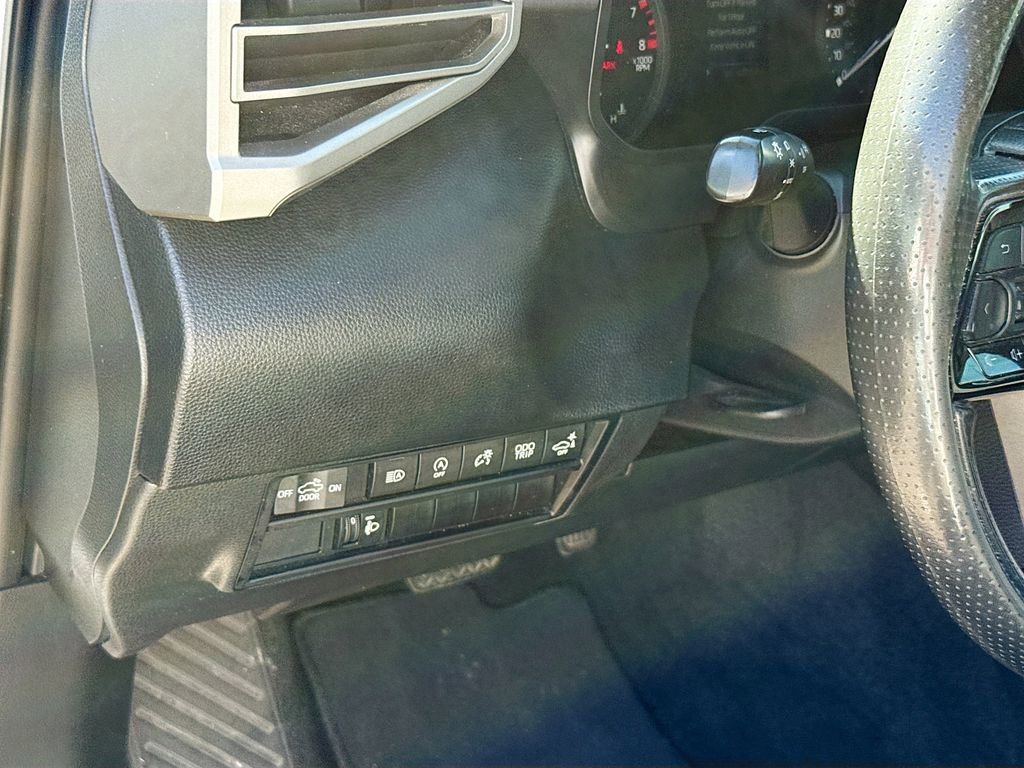 Used 2022 Toyota Tundra SR5 w/ SR5 Convenience Package image 11