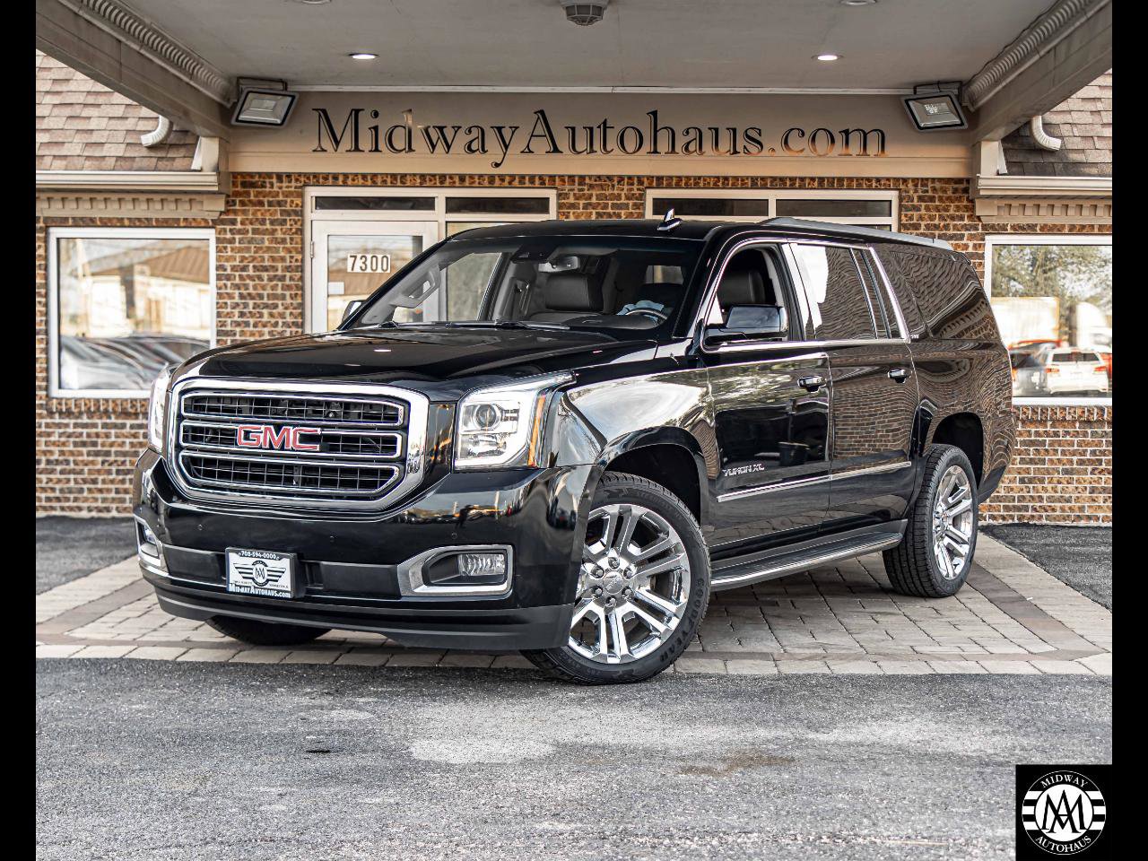 Used 2018 GMC Yukon XL SLT w/ Premium Edition AWD/4WD image 1