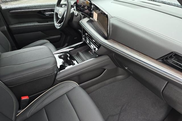 New 2026 Chevrolet Suburban Premier AWD/4WD image 19