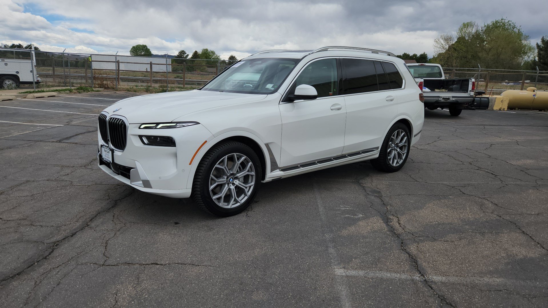 Used 2025 BMW X7 xDrive40i AWD/4WD image 2