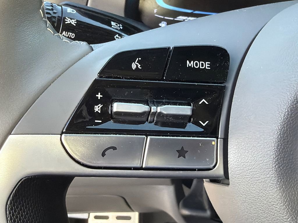 Used 2025 Hyundai Elantra Sport w/ Cargo Package image 24