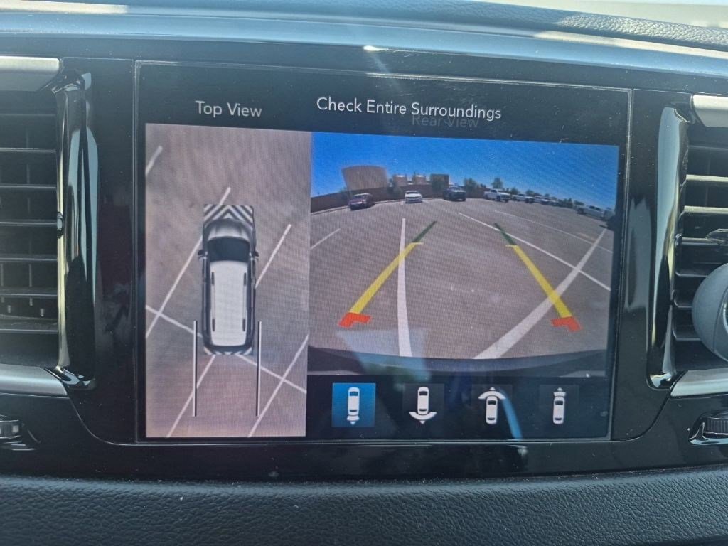 Used 2020 Chrysler Pacifica Touring-L Plus w/ Tire & Wheel Group FWD image 12