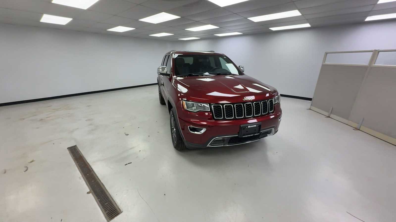Used 2019 Jeep Grand Cherokee Limited AWD/4WD image 3