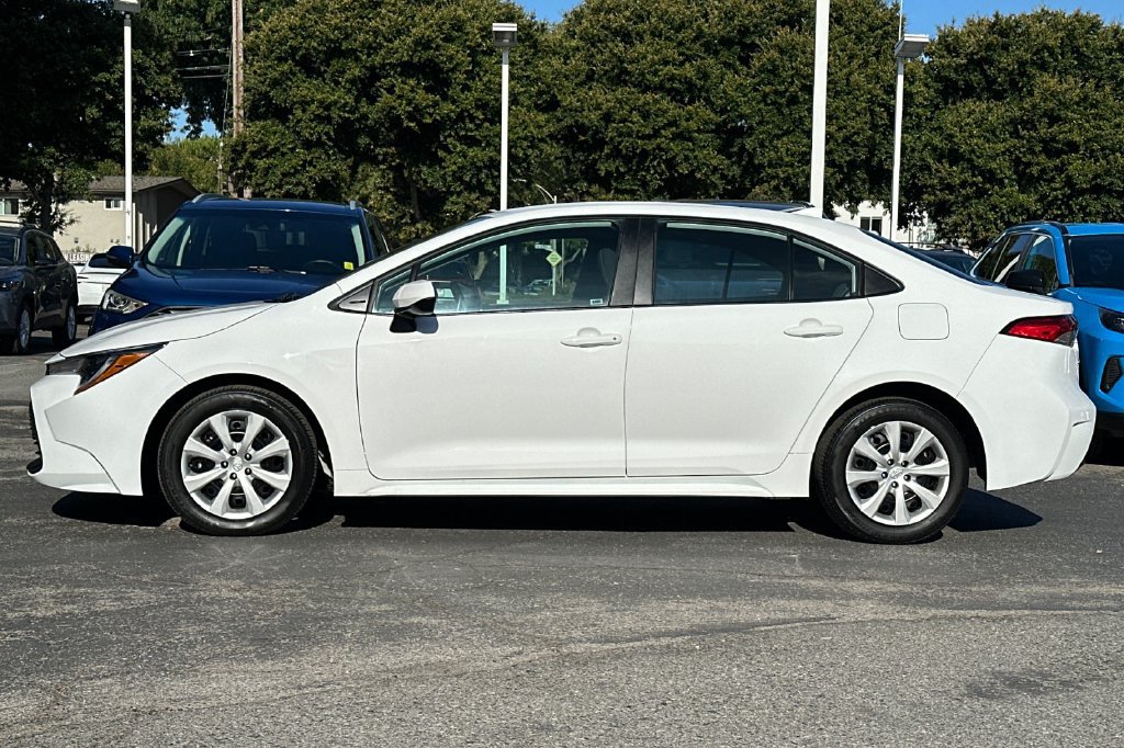 Certified 2025 Toyota Corolla LE FWD image 6