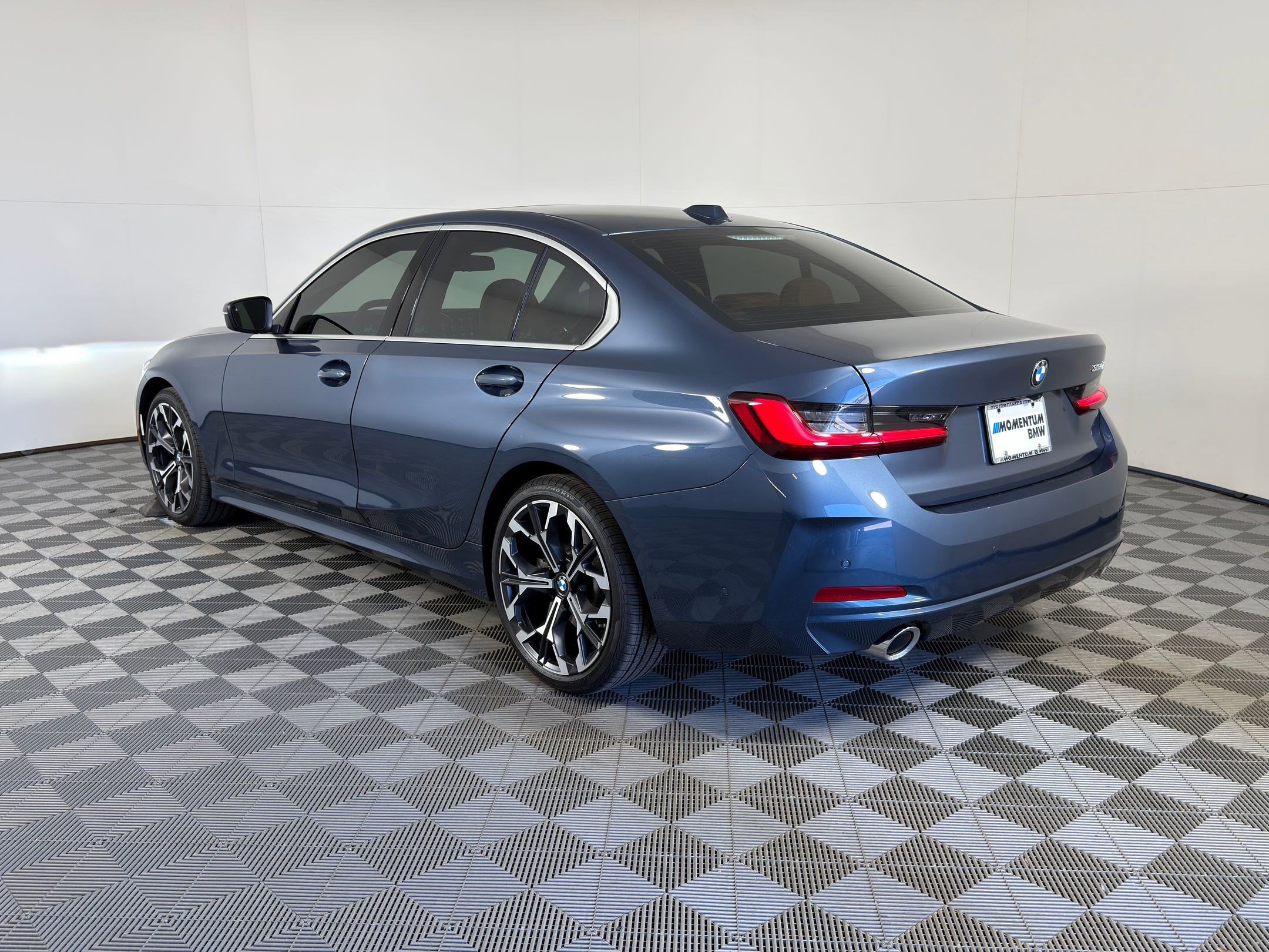 Used 2026 BMW 330i Sedan w/ Premium Package RWD image 3