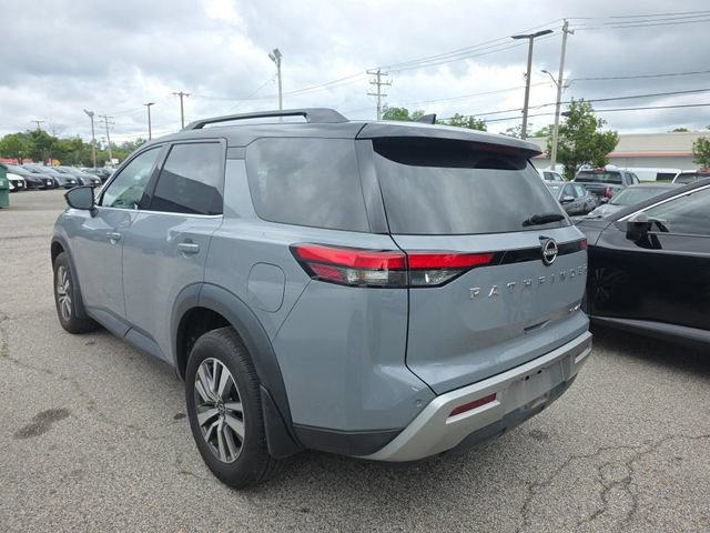 Used 2024 Nissan Pathfinder SL AWD/4WD image 3