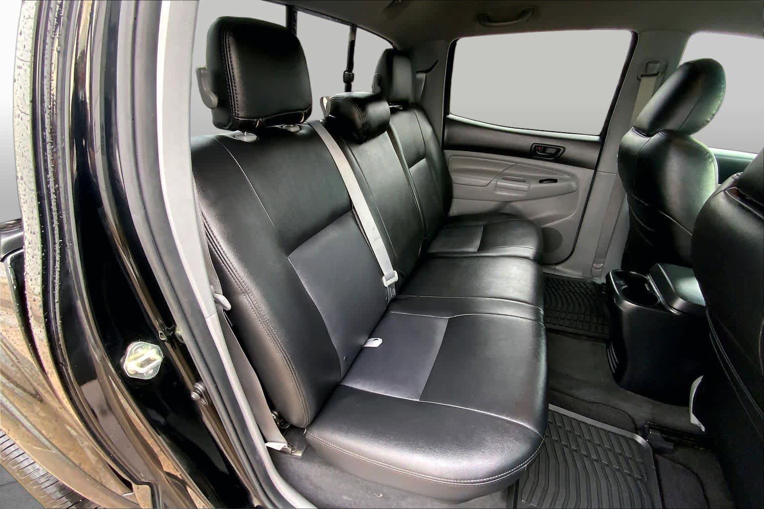 Used 2015 Toyota Tacoma PreRunner w/ TRD Sport Package RWD image 16