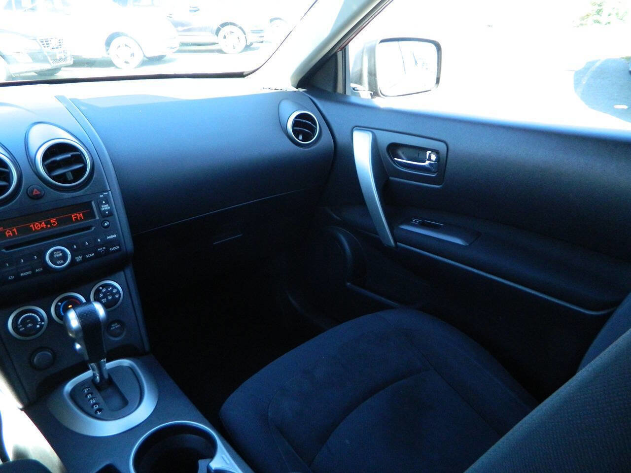 Used 2009 Nissan Rogue S image 17
