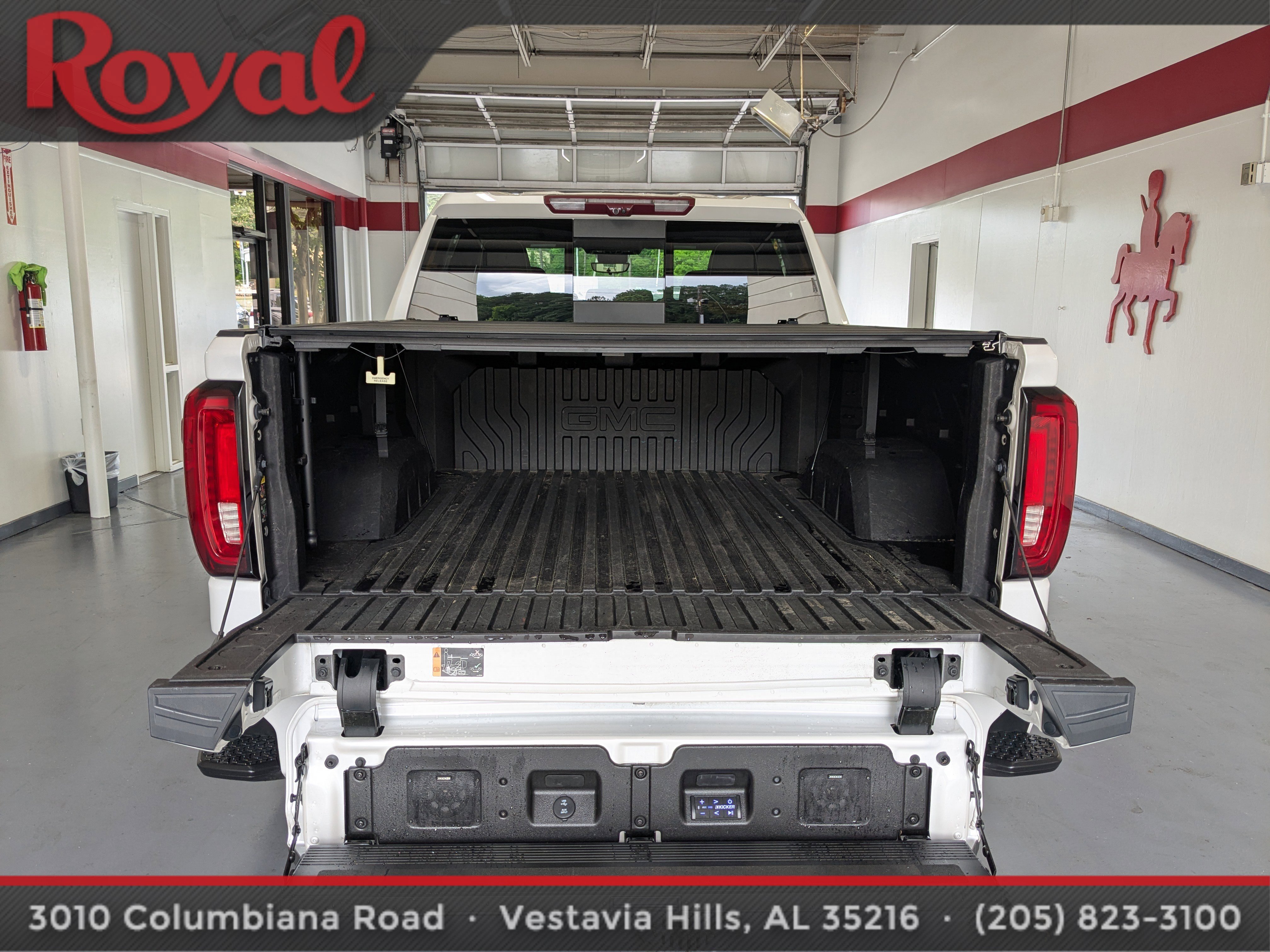 Used 2024 GMC Sierra 1500 Denali Ultimate AWD/4WD image 12