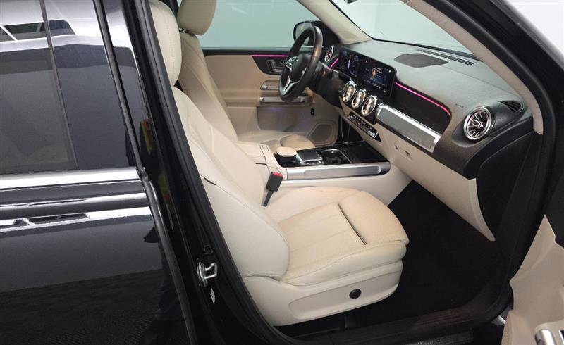 Used 2021 Mercedes-Benz GLB 250 GLB 250 w/ Premium Package image 8