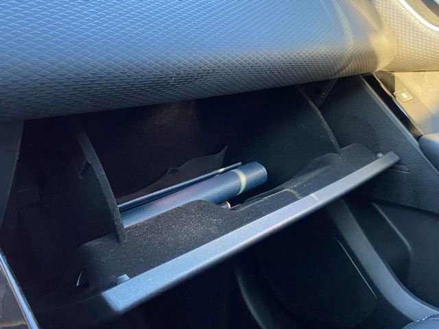 Used 2020 Land Rover Range Rover Velar S image 27