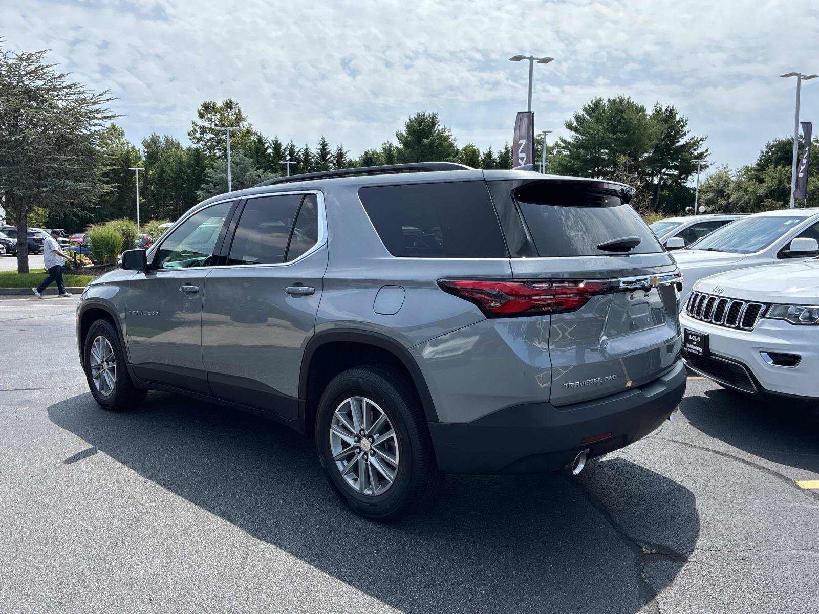 Used 2023 Chevrolet Traverse LT AWD/4WD image 5