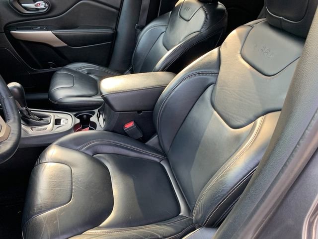 Used 2017 Jeep Cherokee Limited image 16