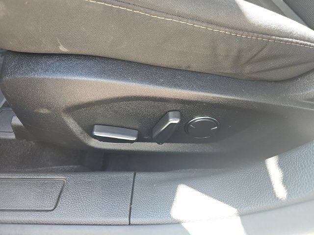 Used 2020 Ford Fusion SE FWD image 15