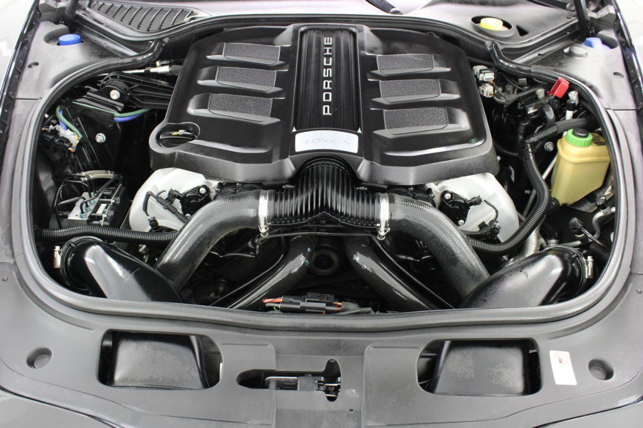 Used 2014 Porsche Panamera S image 78