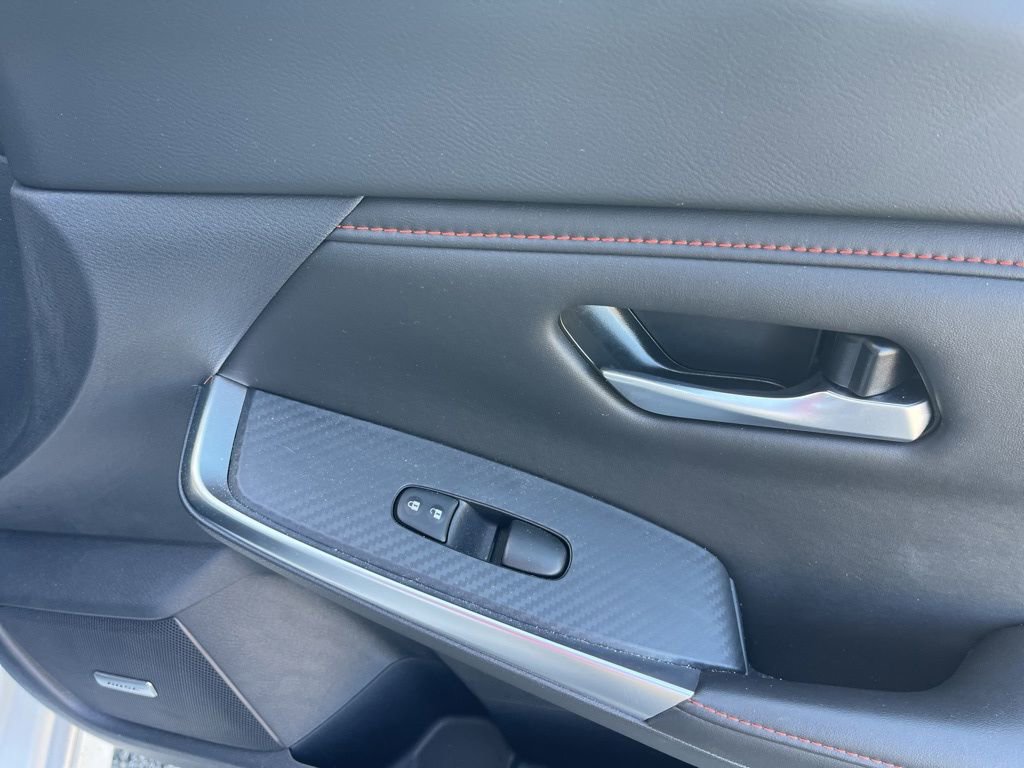 Used 2025 Nissan Sentra SR w/ SR Premium Package image 21